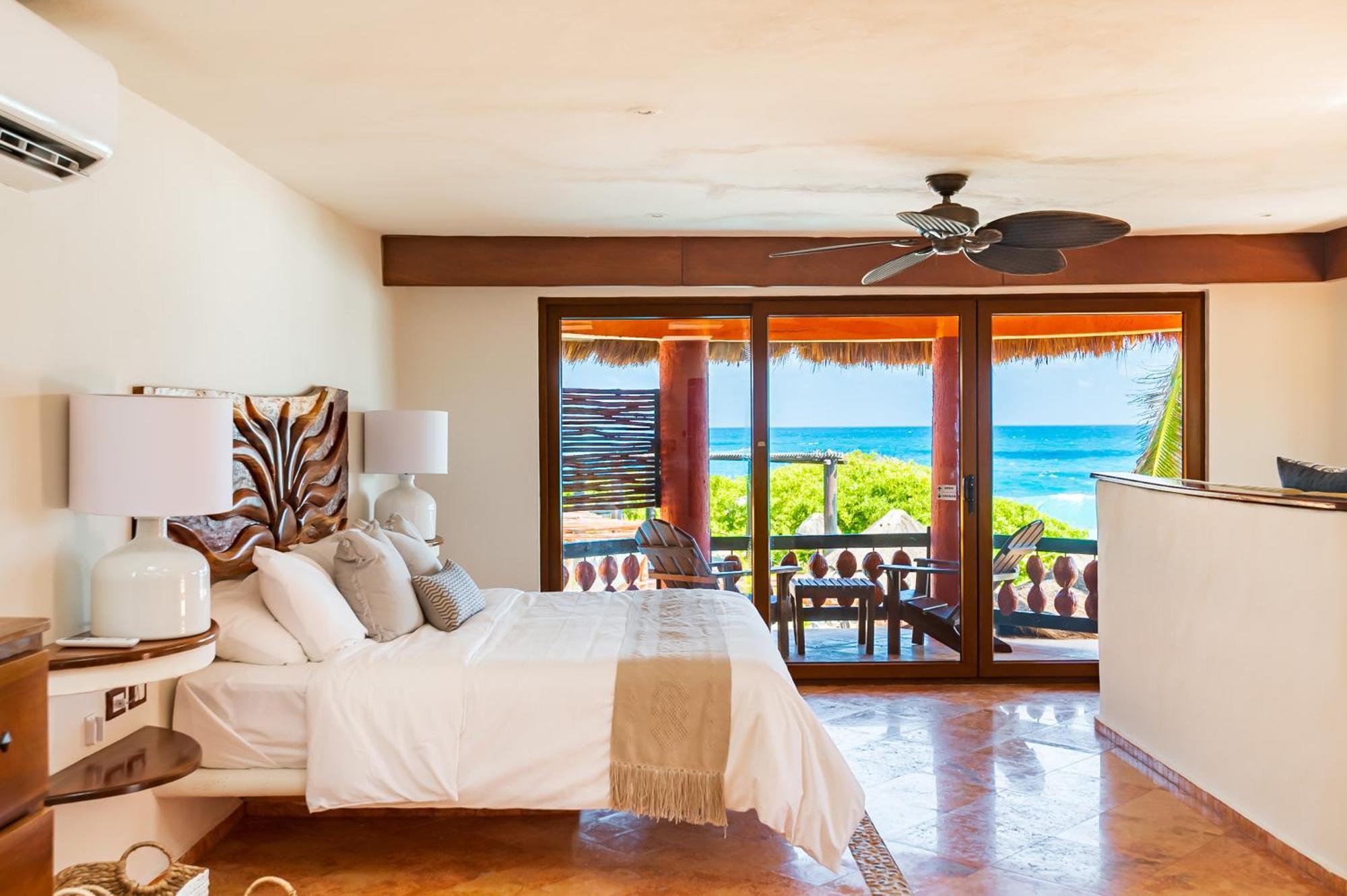 Deluxe Double Room with Balcony and Sea View