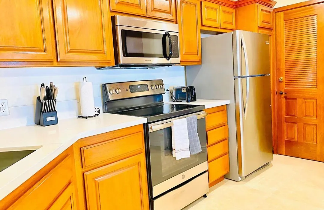 Hamilton Cove-Boho Chic Villa W/Golf Cart...No Pets.-1