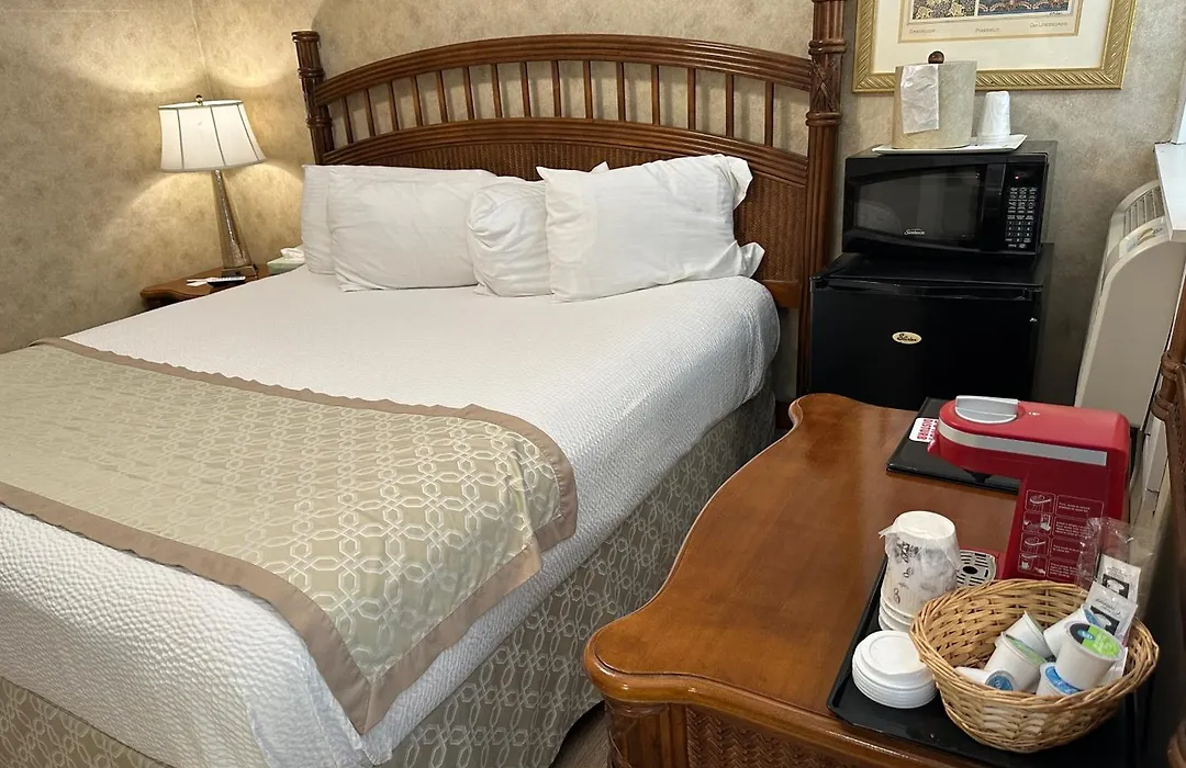 Island House Historic Vacation Rentals-1