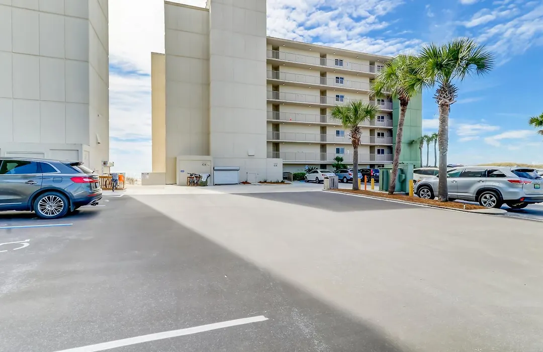 Pinnacle Port Condos-1
