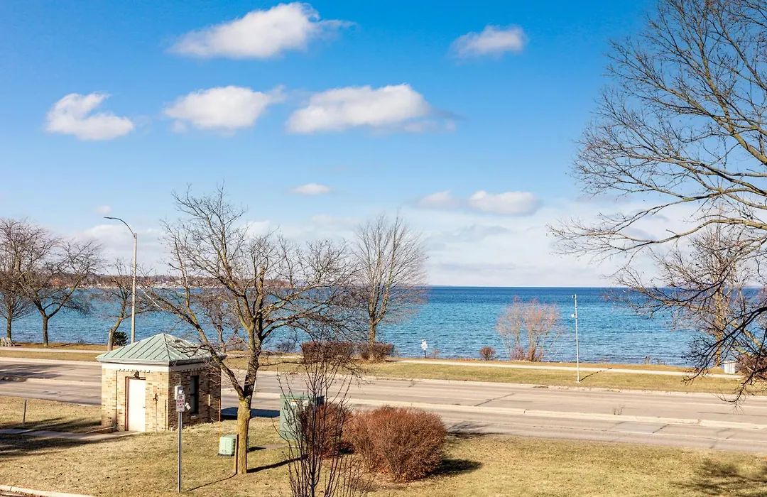 539 Bay Street Traverse City - Luxury Downtown Residences-1