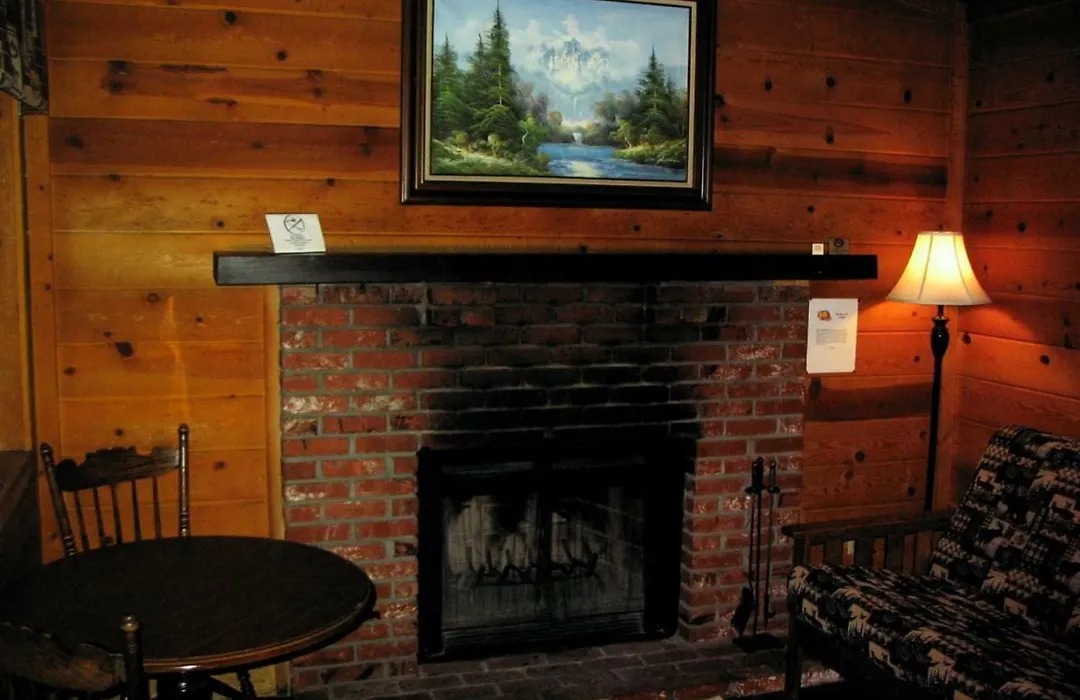 Cozy Hollow Lodge-1
