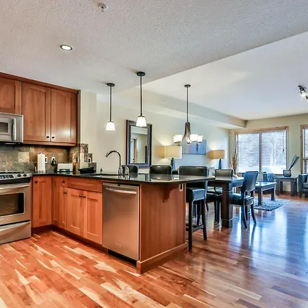 Rundle Cliffs Lodge By Spring Creek Vacations-2
