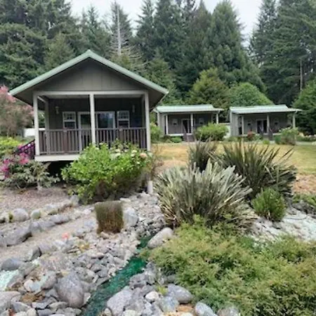 Golden Eagle Vacation Rentals - Honeymoon Suite - Cottage #2-2