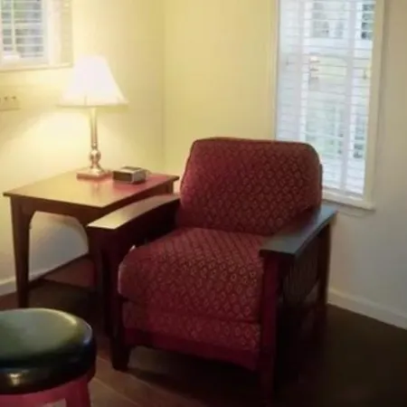 Golden Eagle Vacation Rentals - Honeymoon Suite - Cottage #2-3