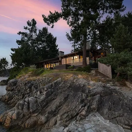 Island Luxury Oceanside Estate By Emr Vacation Rentals-3
