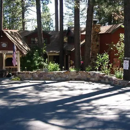 Cozy Hollow Lodge-2